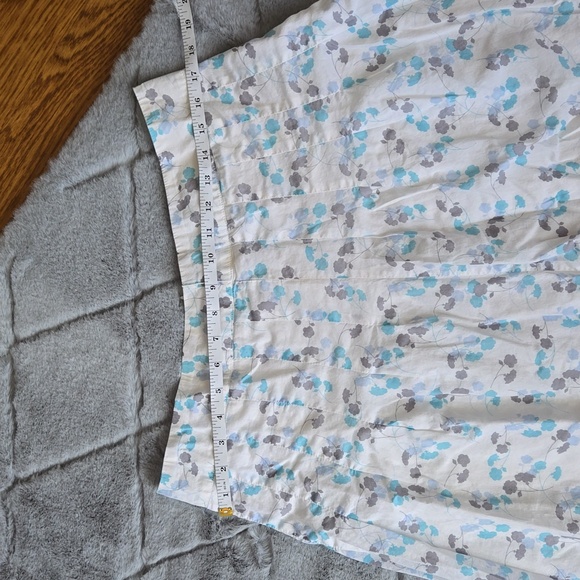 American Eagle White/Blue Skirt, Women's Size 10, Great Condition - Picture 2 of 9